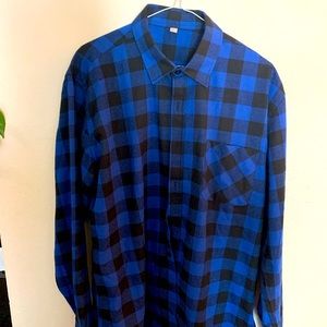 Men’s Large Blue & Black Long Sleeved Checkered Shirt